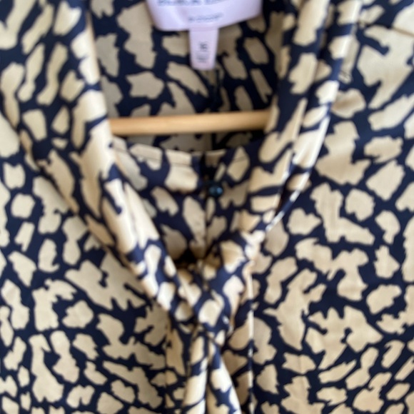 Two Piece Blouse and Skirt Combo - Picture 4 of 9